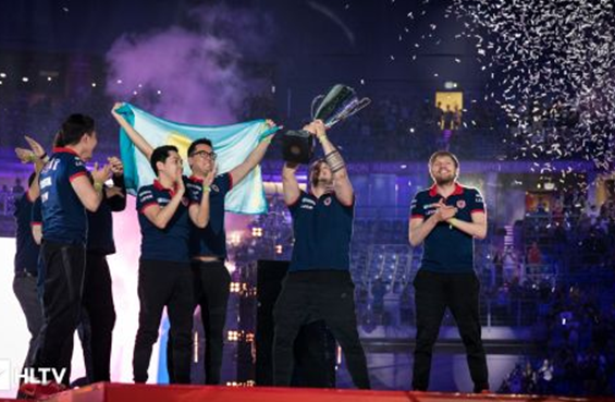 当冬窗被集 当冬窗被集